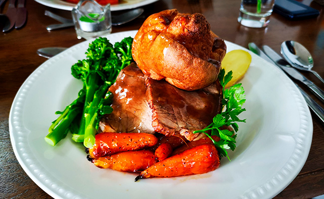 Enjoy a Roast dinner when cycling in the cotswolds